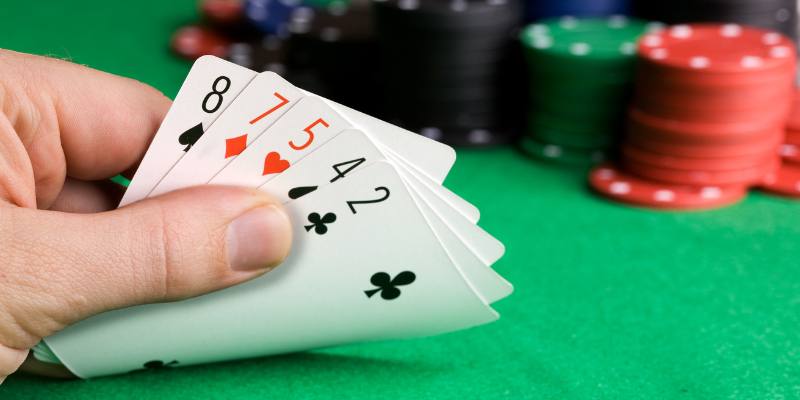 can-bien-hoa-linh-hoat-ky-nang-bluff-de-doi-thu-kho-luong